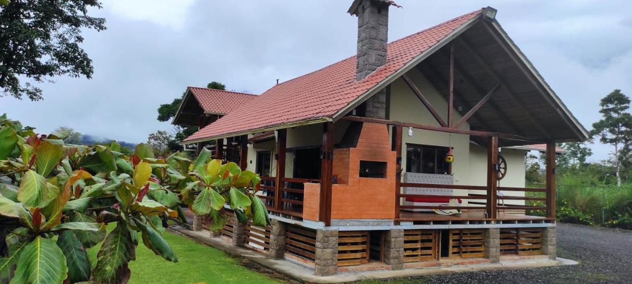 Quinta Isabel, Casa De Huespedes & Cafeteria Bed & Breakfast Macas Dış mekan fotoğraf