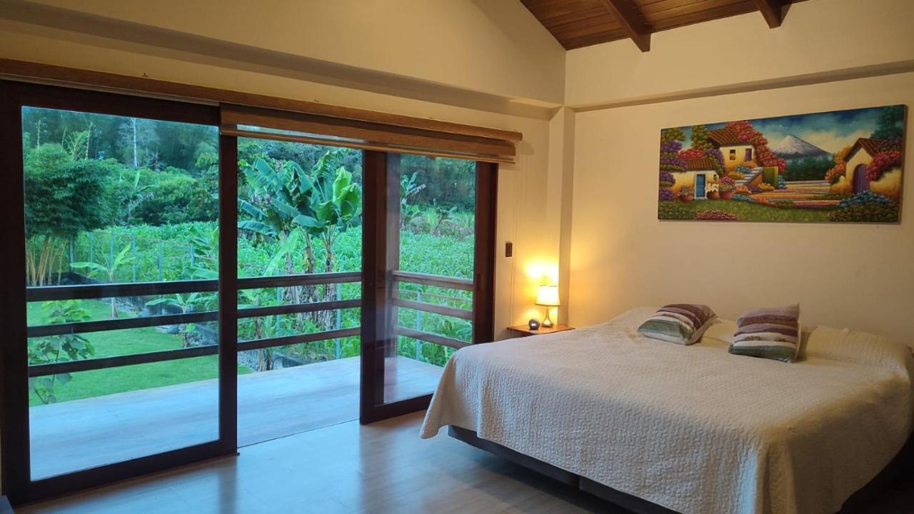 Quinta Isabel, Casa De Huespedes & Cafeteria Bed & Breakfast Macas Dış mekan fotoğraf